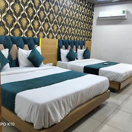 Hotel Rudra Palace Ānand 외부 사진