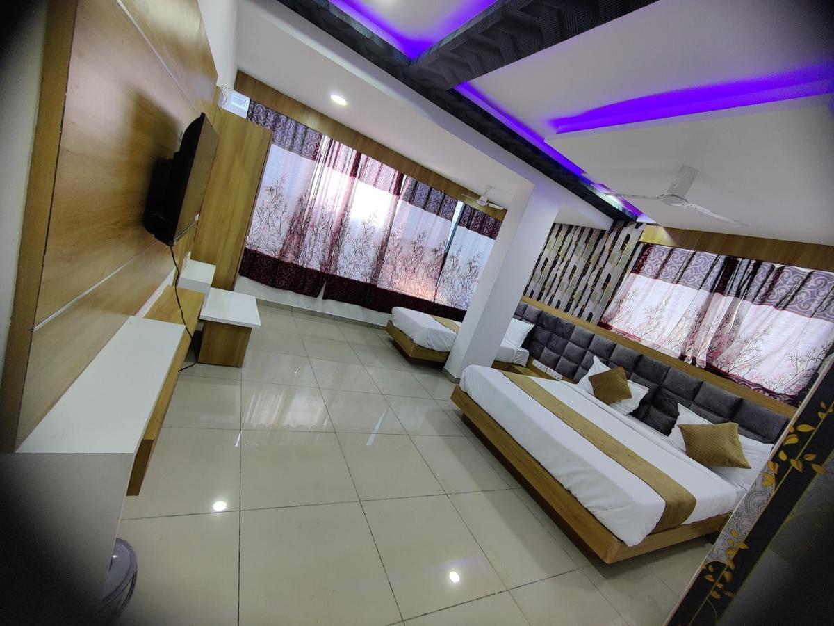 Hotel Rudra Palace Ānand 외부 사진