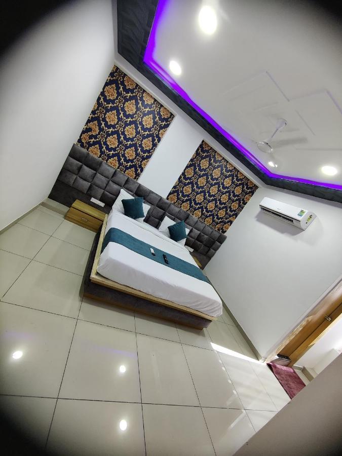 Hotel Rudra Palace Ānand 외부 사진