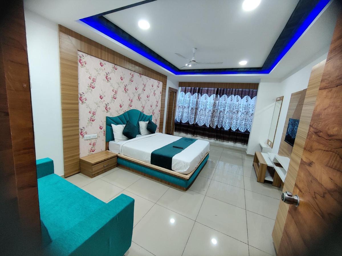 Hotel Rudra Palace Ānand 외부 사진