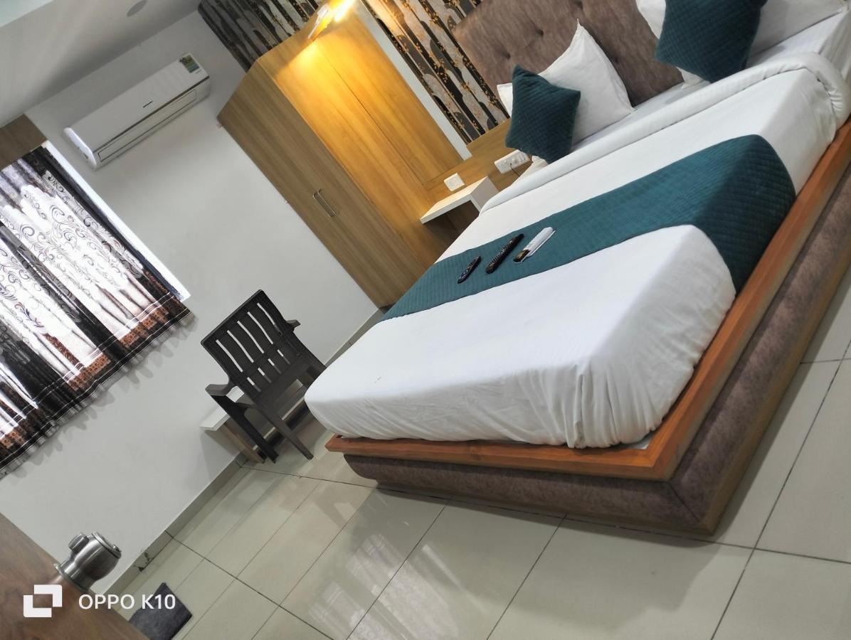 Hotel Rudra Palace Ānand 외부 사진