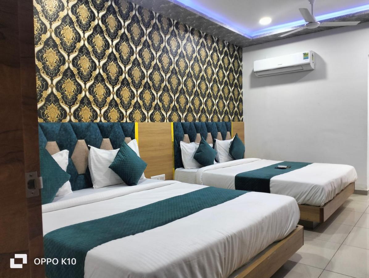 Hotel Rudra Palace Ānand 외부 사진