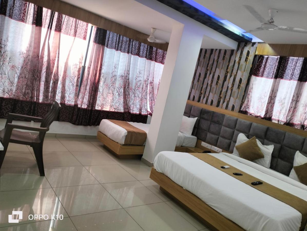 Hotel Rudra Palace Ānand 외부 사진