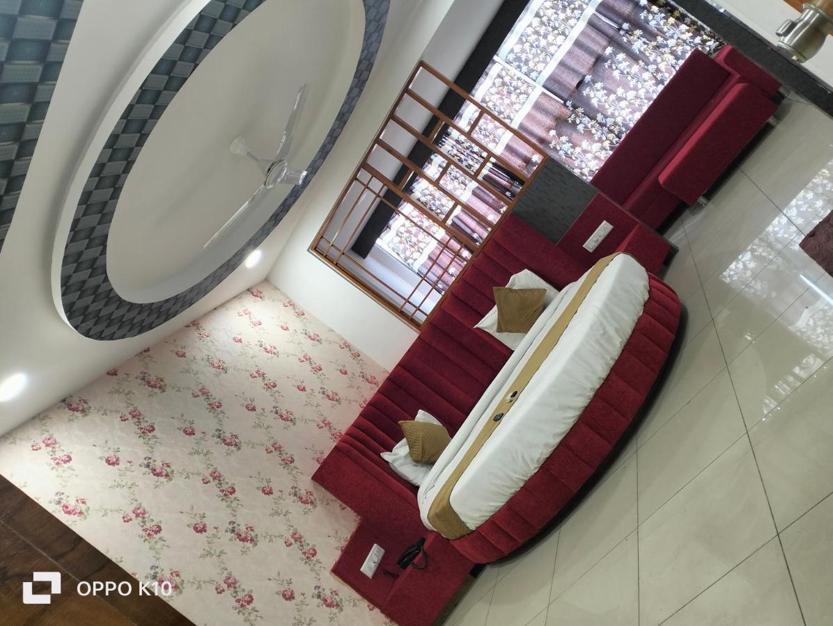 Hotel Rudra Palace Ānand 외부 사진