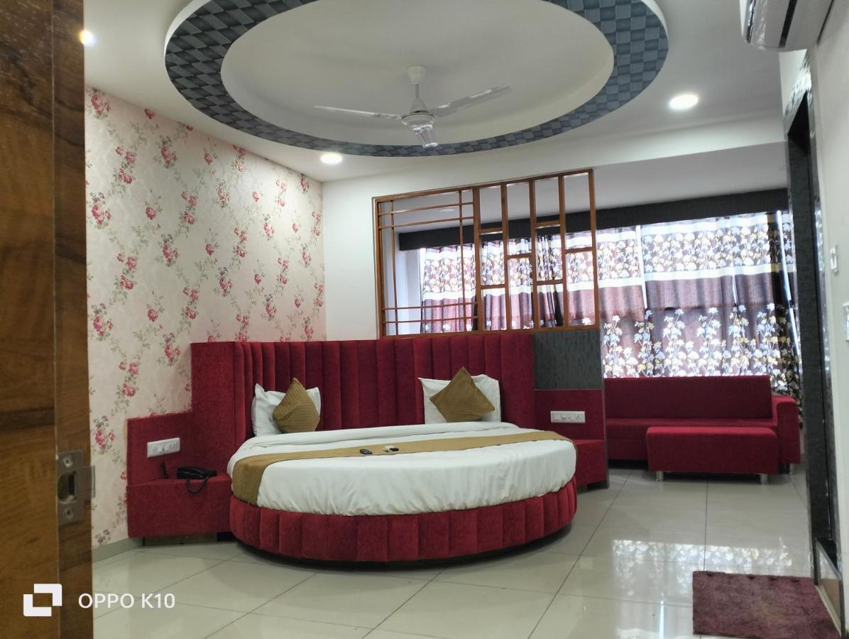 Hotel Rudra Palace Ānand 외부 사진