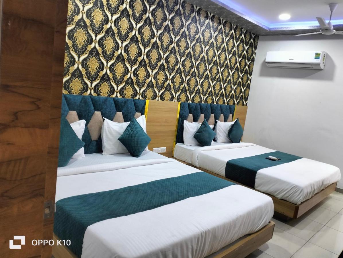 Hotel Rudra Palace Ānand 외부 사진